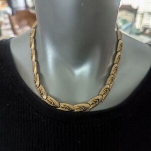 Vintage Monet Textured Gold Tone Adjustable Choker Collar Necklace